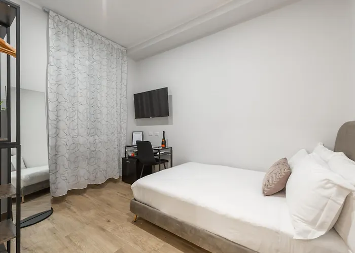 Ventuno Dei Luxury San Giovanni Pensión